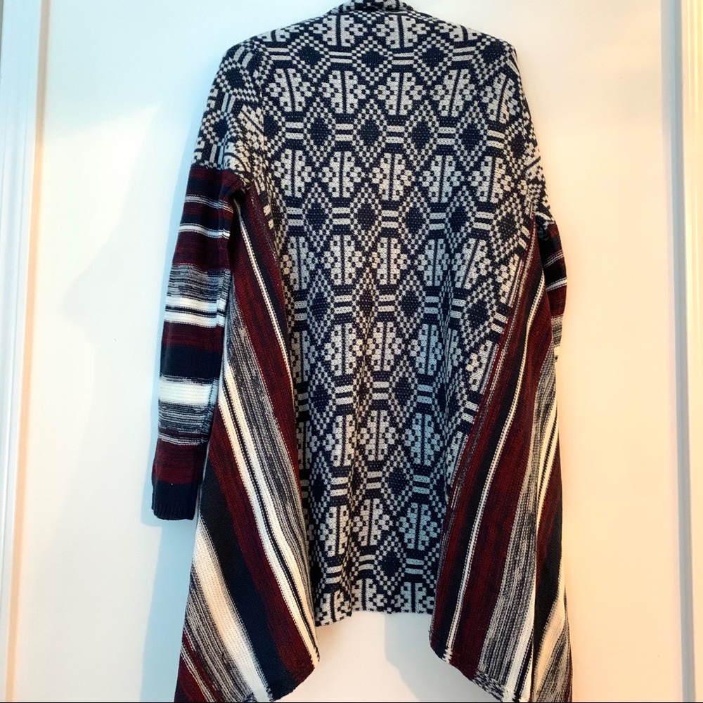 NWT Patterned Cardigan - Picture 3 of 6